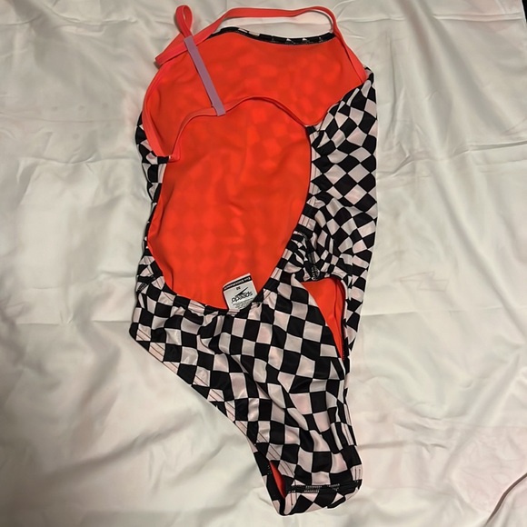Nwt speedo size 34 - Picture 2 of 3